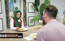 Team Skeet: Hijab hookup - estudante de intercâmbio do Oriente Médio recebe sua...