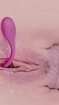 She Played with Her Didelot and Vibrator Until She Had an Orgasm