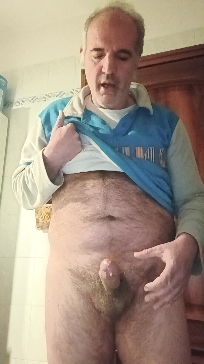 Setesesso7: A Wank in My Bathroom Before Going to Sleep!