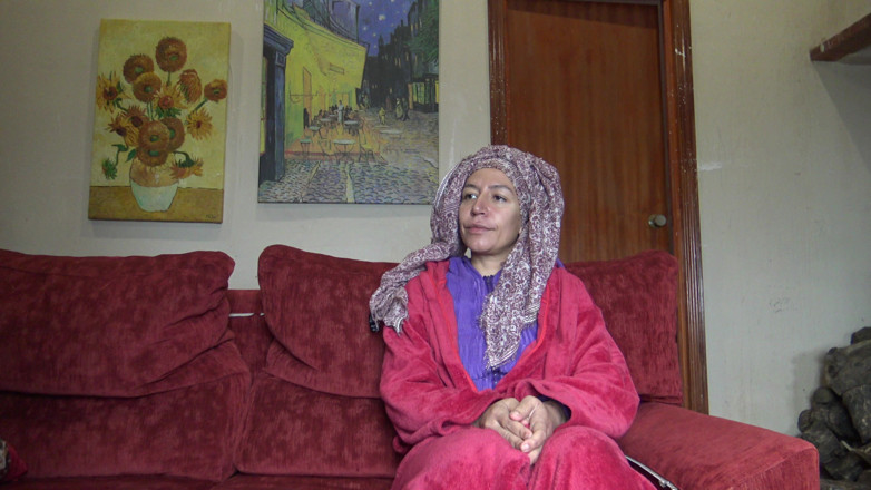 Souzan Halabi: Bu Türk nine şok oldu!! Büyük siyah yarağımı önünde çıkarıyorum ve buna bayıldı.