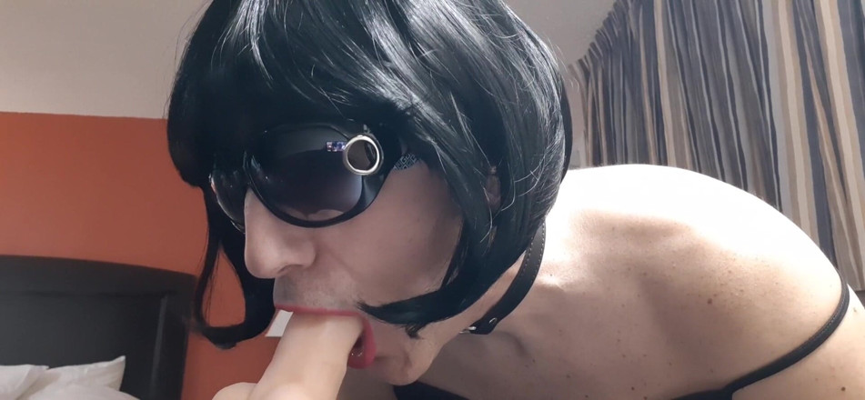 Lea Loves: Slow Dildo BJ