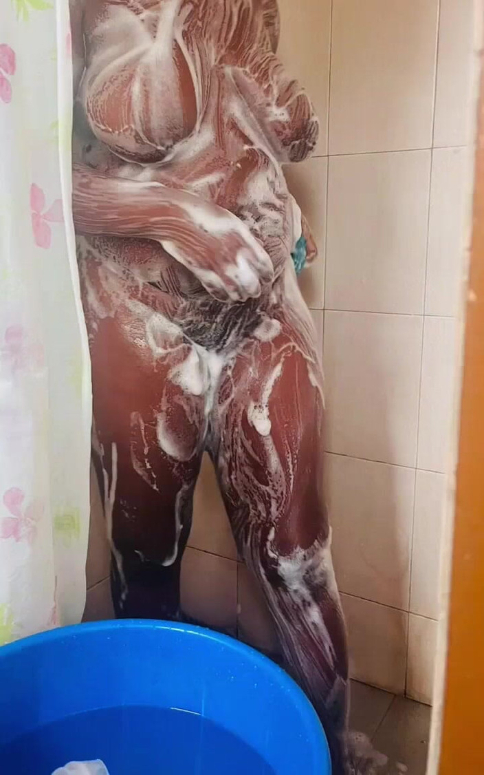 Pretty B: Ma demi-sœur et finalement la baise dans la salle de...