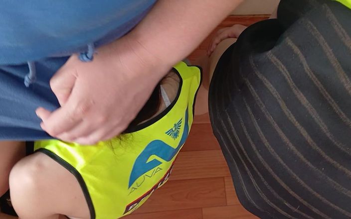 Lesbian-candys: Tiga polis lesbian berkongkek di balai polis