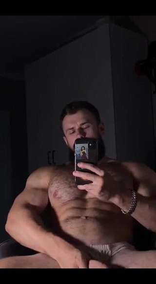 Mister Stone: Wachsenden