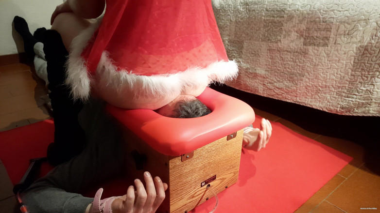 goddess82: Face Sitting &amp; Merry Christmas! 