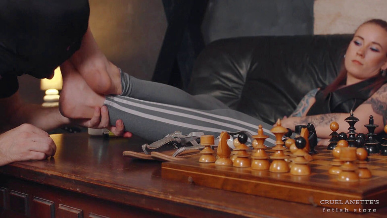 Cruel Anettes fetish world: Špinavá, šedá chodidla