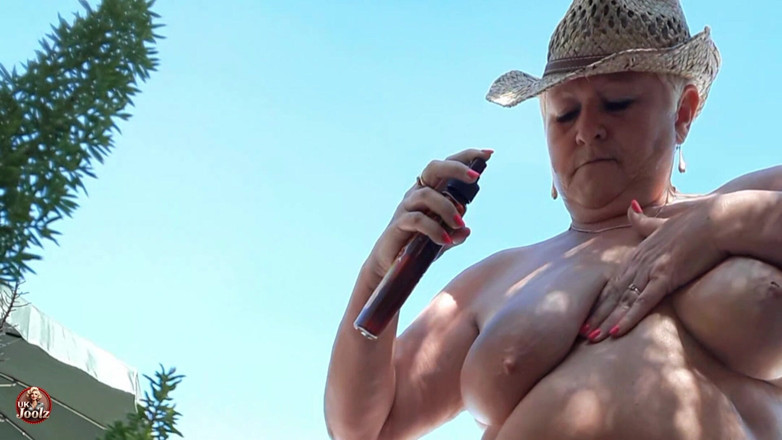 Uk Joolz: 裸体防晒霜应用程序