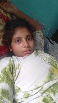 Muh Me Gira Diye Ou Mai Chat Gayi