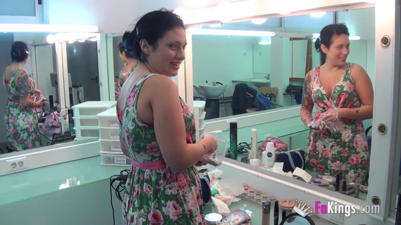 Trans FAKings: 잘생긴 남자, 음부를 가진 남자, 루루 프레텔을 위한 깜짝 선물, 온갖 섹스에 중독된 젊은 여성 - 가짜 트랜스