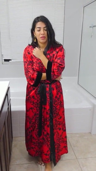 Повзучий вітчим запліднює свою справжню незайману падчерку, відео від першої особи