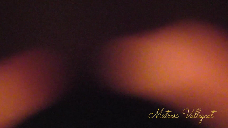 Mxtress Valleycat: Topless pumpkin carving