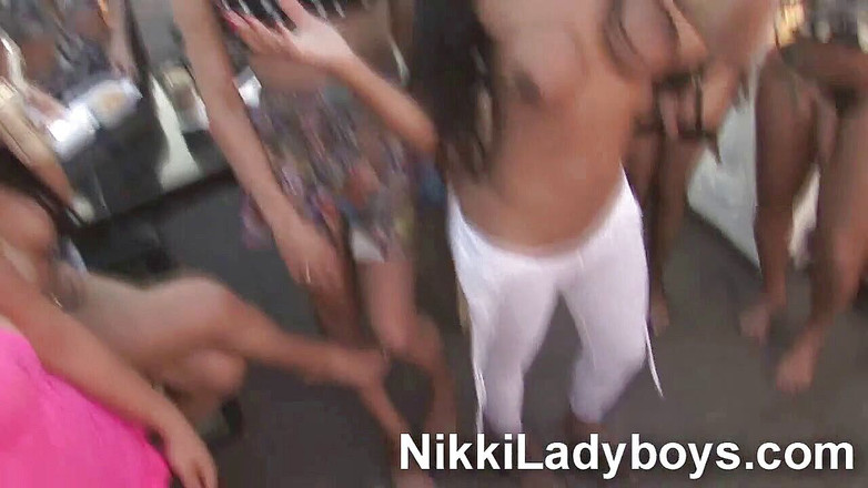 Nikki Montero: 人間のレディーボーイの噴水