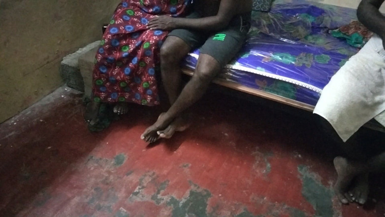 Tamil lesbian: Hablar sucio después del sexo