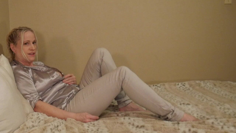 Gartersex: Üvey anne ile film gecesi sekse dönüşüyor