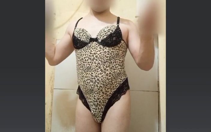 Carol videos shorts: Leopard dengan lingerie seksi