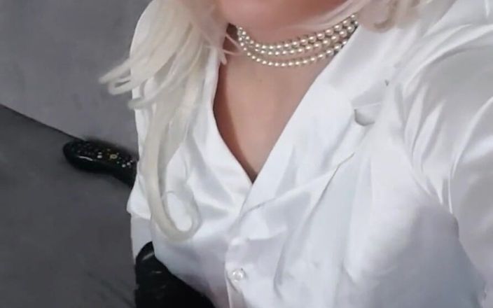 JessicaXD: Puedes esperar en recepción, estoy seguro de que no te...