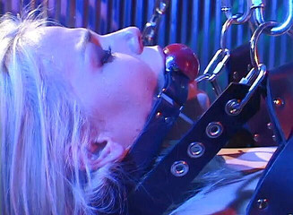 Cryptostudios: Manžel závislý na sexu šuká mladou manželku tvrdým způsobem