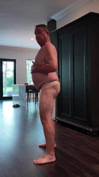 Modellando altri perizoma e mutandine