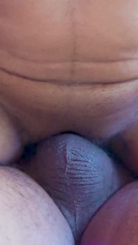 Naukar Ne Malkin Ka Massage Karte Samay Kiya Chudai Desi Style Me