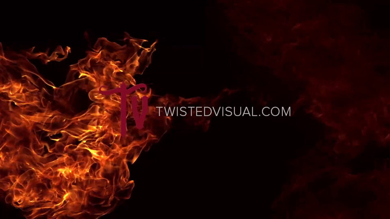 Twisted Visual: Asyalı ateşli kız iki büyük ve şişman zenci yarağı alıyor