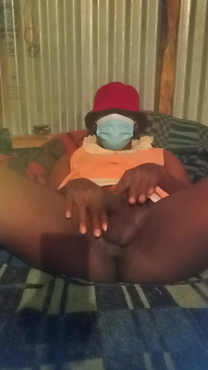 Sexyjayla254: 사정할 때까지 그녀의 큰 자지를 쓰다듬는 내 크로스드레서 남친