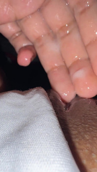 Minha vagina Gorga Precisa de um Pau Bem Grosso Para Se Sentir Bem