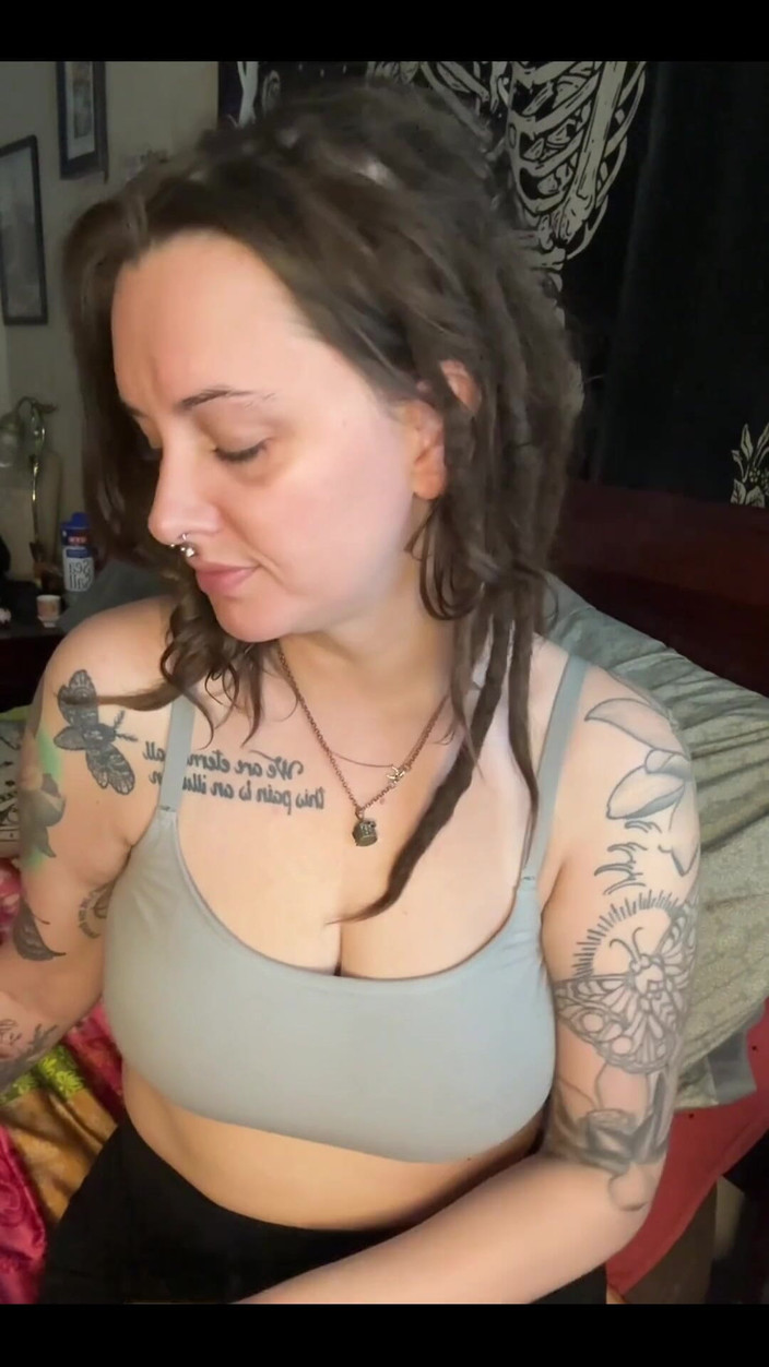 Chery Trees: バーチャル喫煙セックス、乗馬視点、そしてチェリーツリーズとのよだれ垂らし