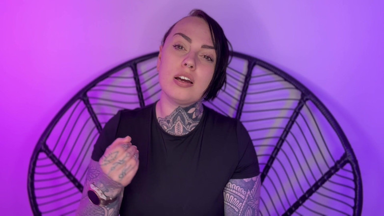 Miss Valentina: Пытки яиц и трах