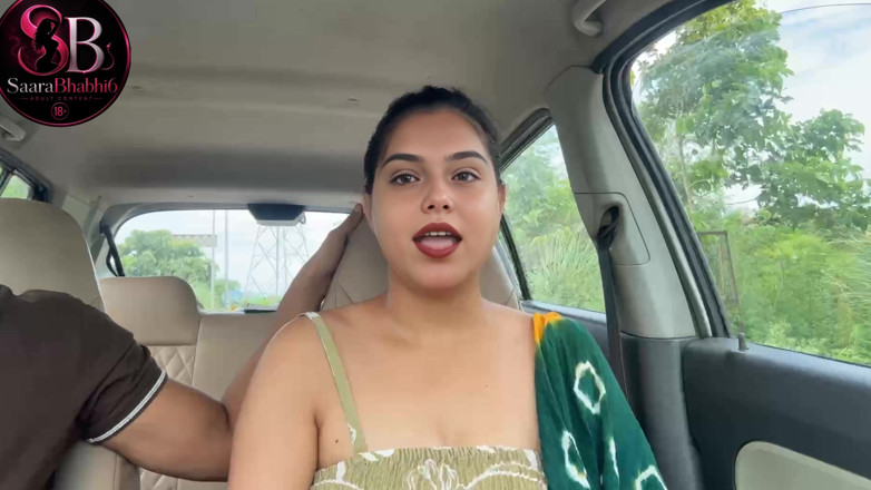 Saarabhabhi6: De quatro punheta para amigo em carro ao ar livre -...