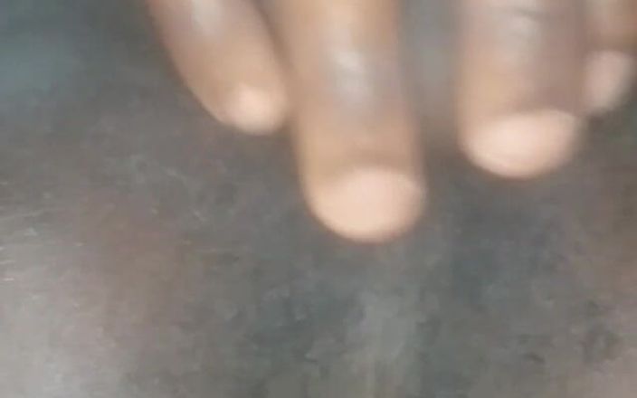 Badman4606: Çılgın azgın nijeryalı adam büyük zenci yarağına mastürbasyon yapmayı seviyor.