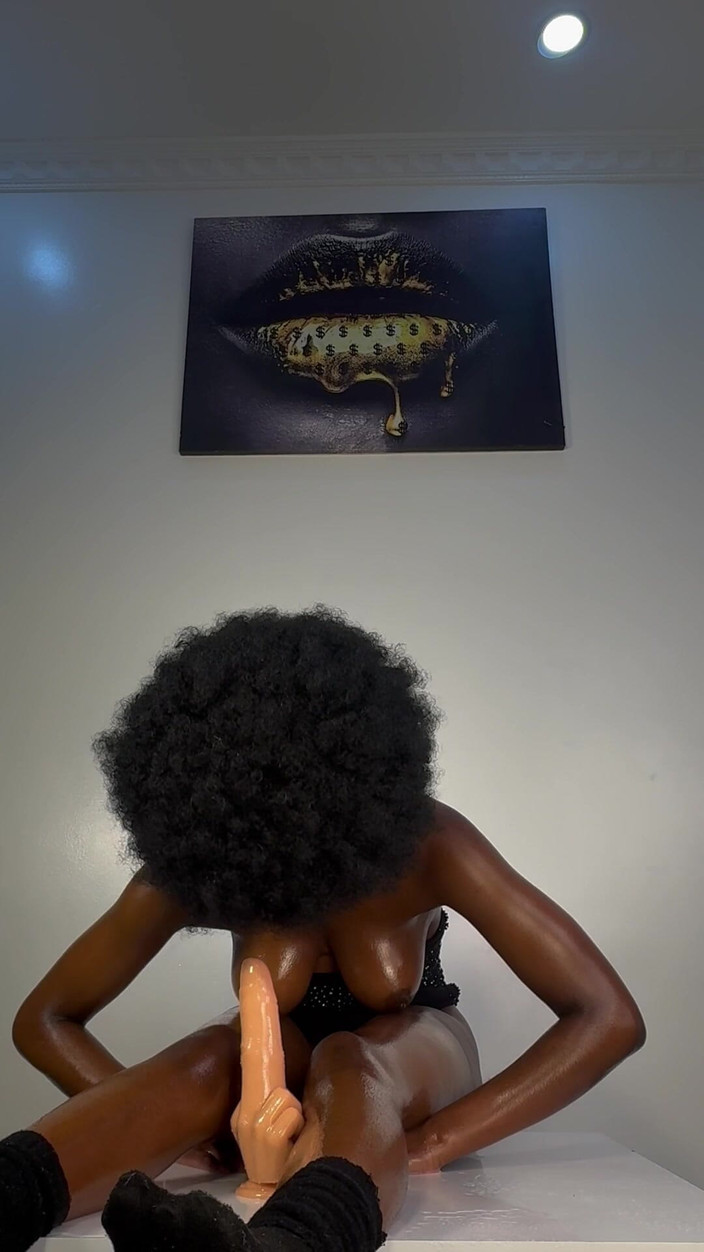 SEXXY-DAISY: Chevaucher le doigt du milieu n’a jamais ressenti cette incroyable