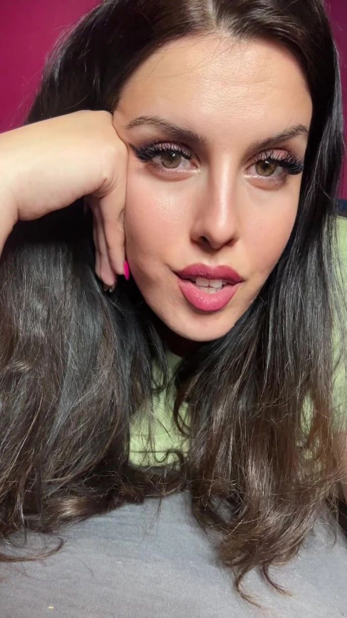 Young_strawberry: Stepmommy Say:your Hand Is Hurt Let Stepmommy Jerkoff You