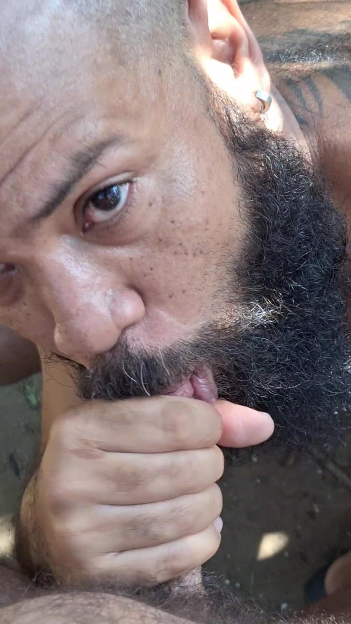 Tio Barbudo: Secret Meeting on the Trail: Feeding in the Middle of...
