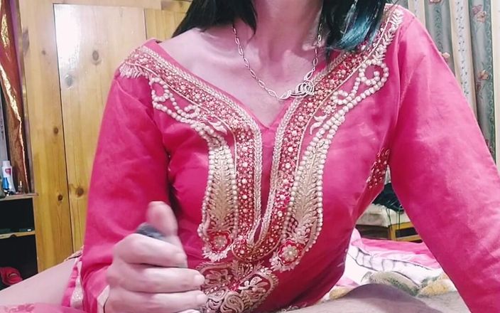 Bolly Karma: Bạn gái của tôi và tôi rất tốt sau buổi...