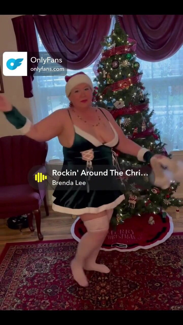 Rockin' Around the Christmas Tree (Miss kitty studio)