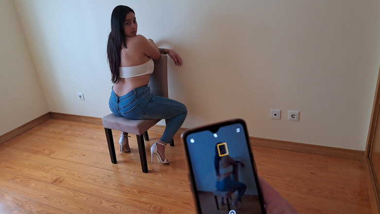 Miss Squirting: Perverted stepmom receives stepson's dick after teasing him in photo...