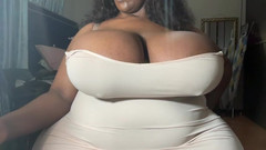 Legendary Booty Overdose: 超级肥胖的熟女拍打巨大的黑色屁股