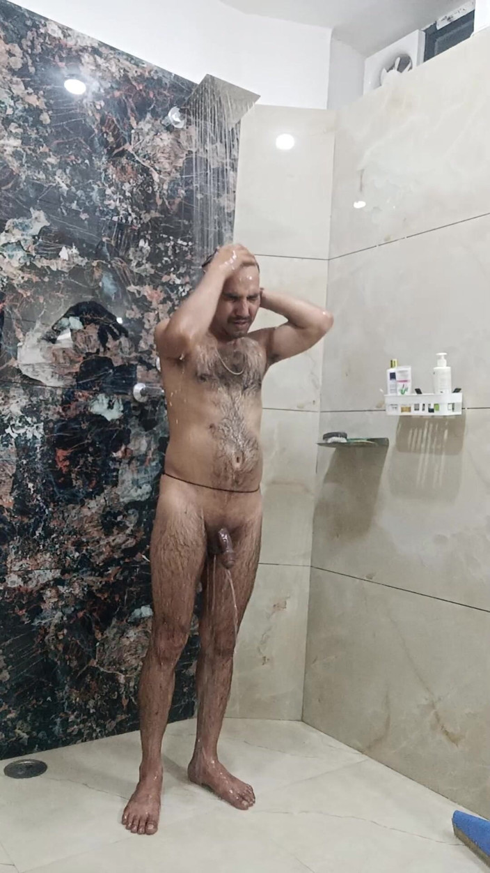 Rajasthani-old-lover: Indian desi Man sex și spectacol la pantofi de duș și Masterbation