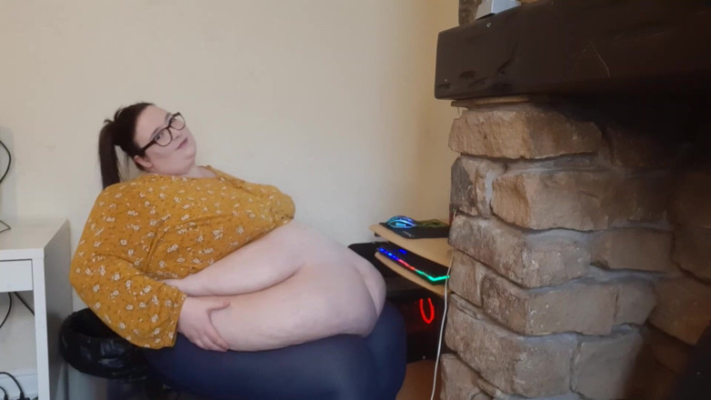 SSBBWLadyBrads: Den fetaste flickan på jobbet - kämpar