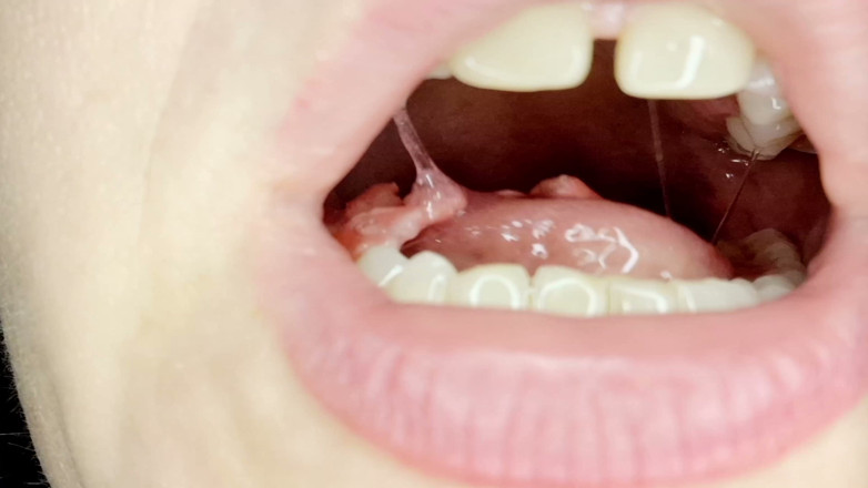 Nicoletta Embassi: Inside My Mouth Chew Chew &amp; Tongue (open Mouth Chew &amp; Tongue POV)