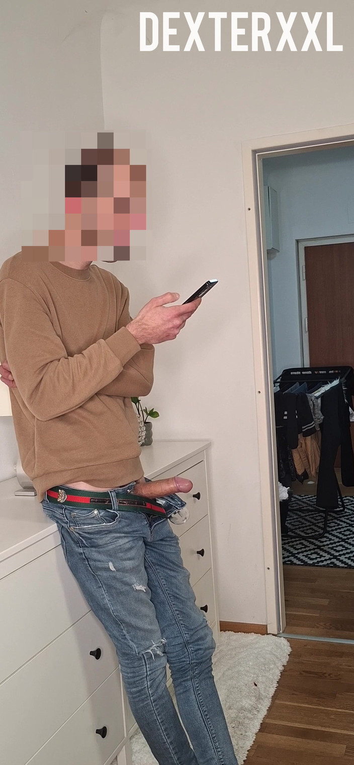 Dexterxxlfun: Sexy hubený chlap s velkým čůrákem. Svedte se od nevlastního otce...