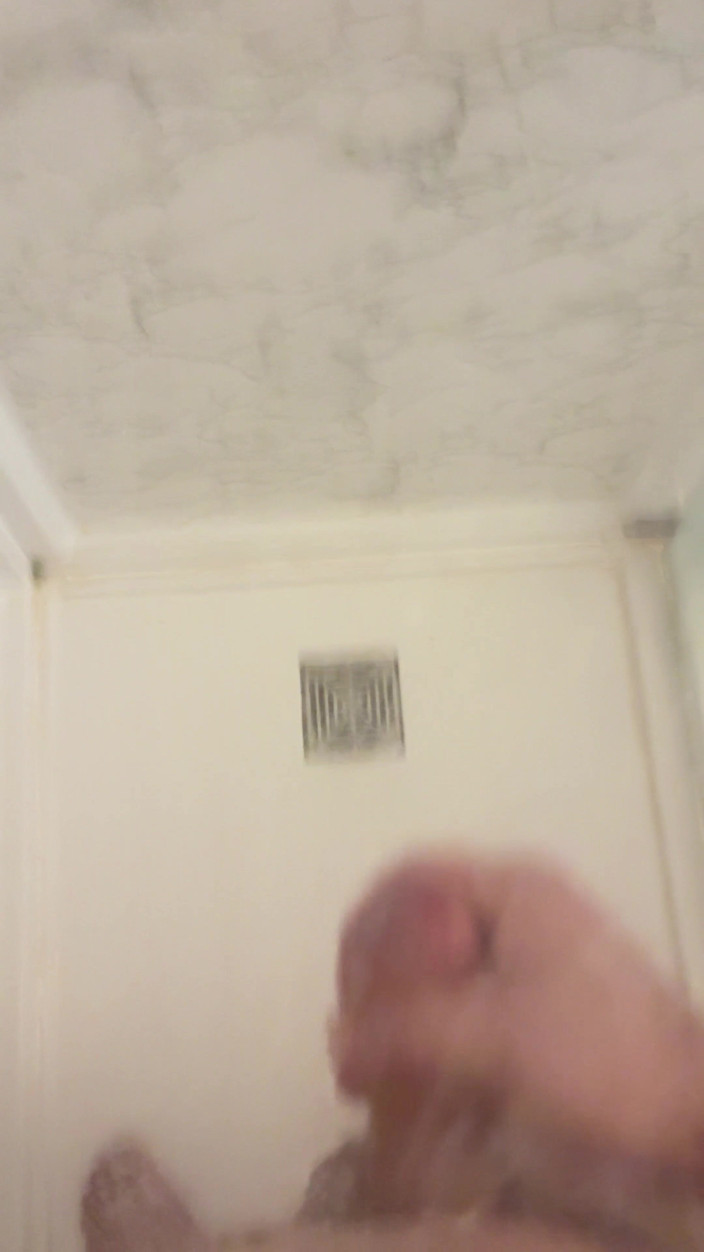 Respawn Daddy: Retired Army Veteran Playing with His Cock in the Shower