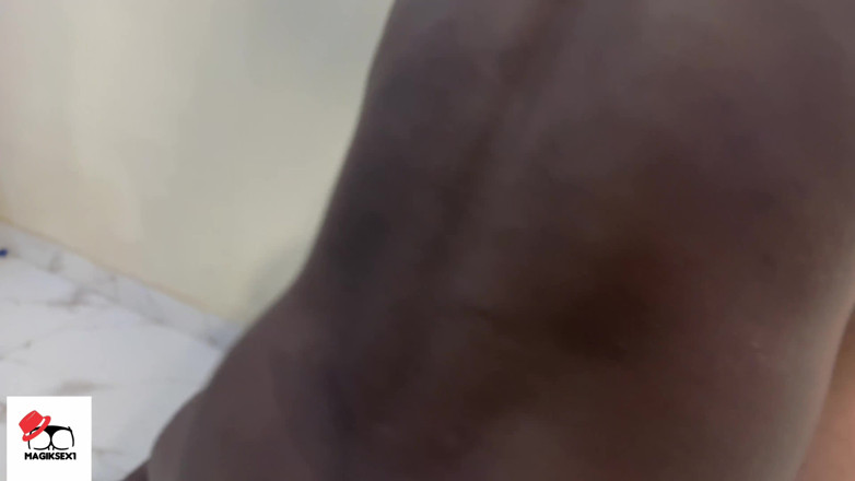 Magiksex1: 그녀는 탭 아웃하려고 - 눈을 굴리는 오르가즘은 그녀의 흔들림을 떠난다