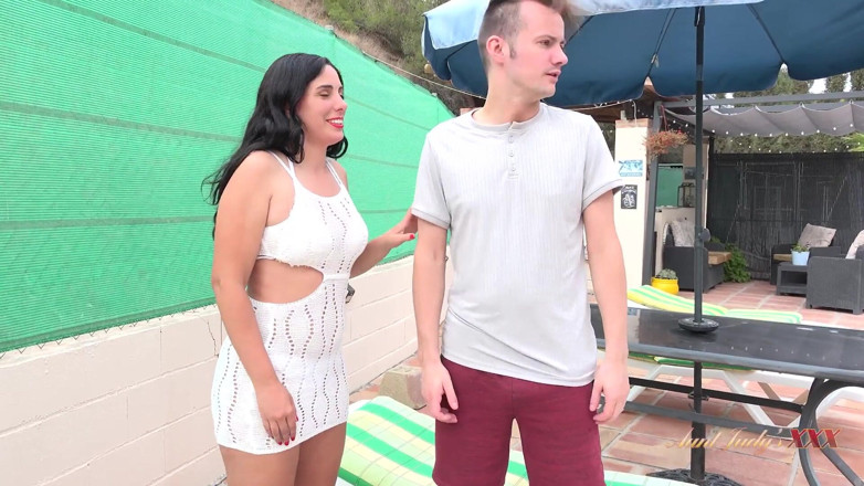 Aunt Judy's XXX: Sultry Spanish MILF Linda Del Sol Seduces the Pool Boy