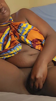 Quente preta gordinha se masturbando