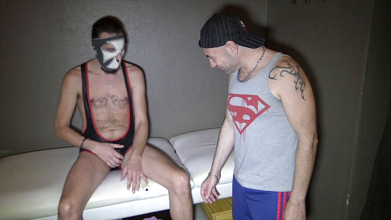 USED BAREBACK BY PORNSTARS HUGE COCK: Кремпай дивовижним величезним членом anaonymous bouy