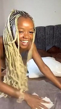Šukání Stříkání kundičky Lízání deepthroat od Daisy