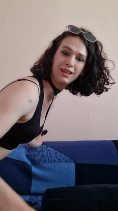 Melodyfluffington: Melody fumează fierbinte, se dezbracă de ulei și își umple fundul gras