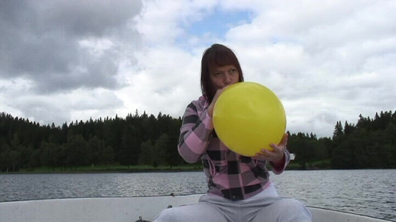 Looners Passion: Blow to Popp Mitten Auf Dem See