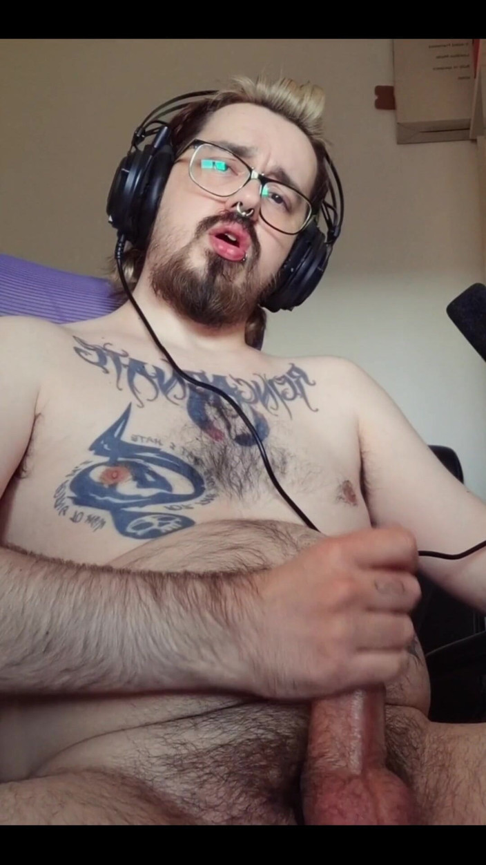 NaturalBornSinner: Pulă în mână